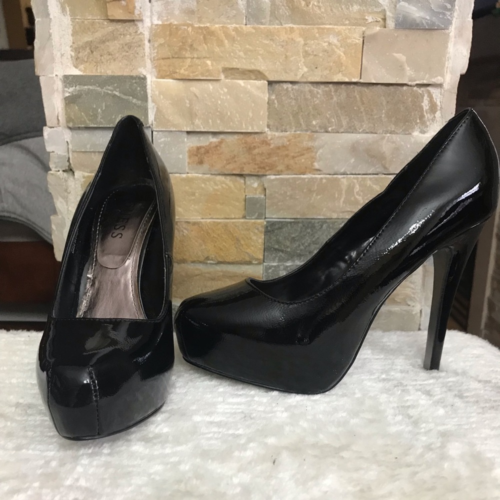 Guess platform heels🌼